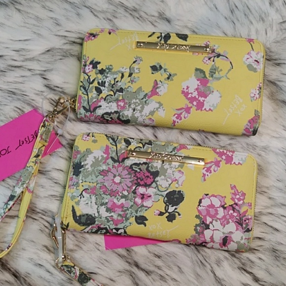 Betsey Johnson Z/A Wristlet/Wallet Yellow Floral - Picture 7 of 8